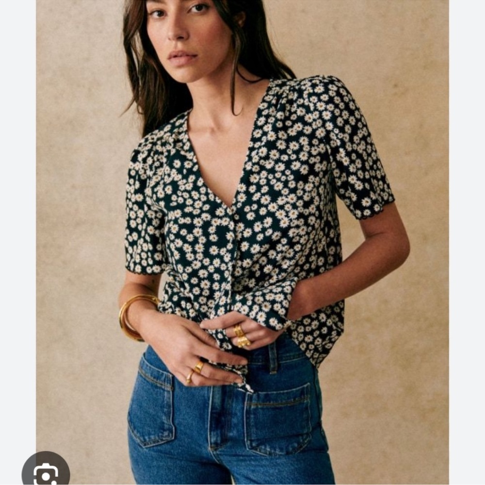 Sezane Daisies Print Indira Short Sleeve Button Up Blouse Shirt Floral 38 EUC